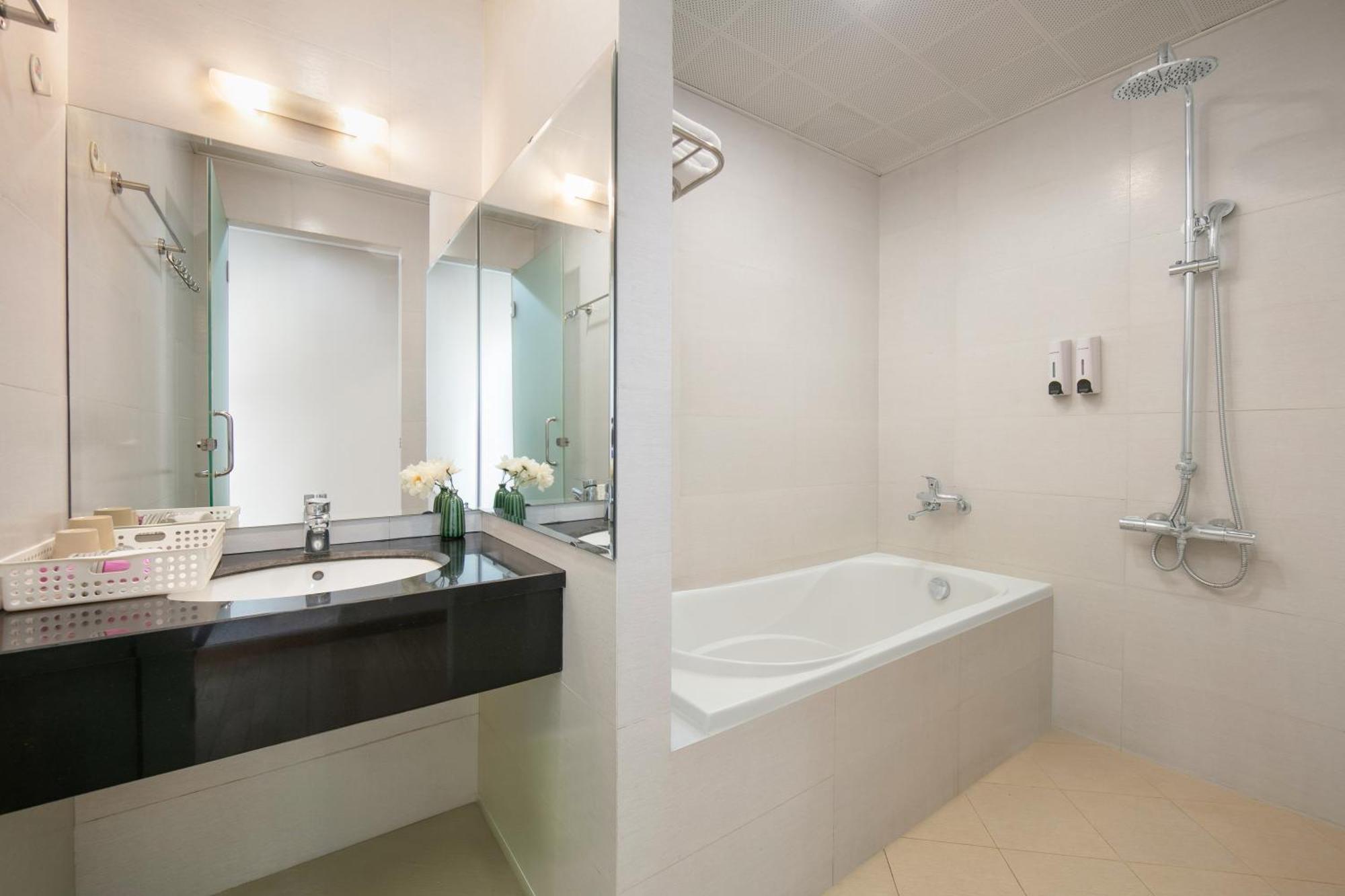 Hb Serviced Apartment - 121B Quan Hoa Hanoi Esterno foto