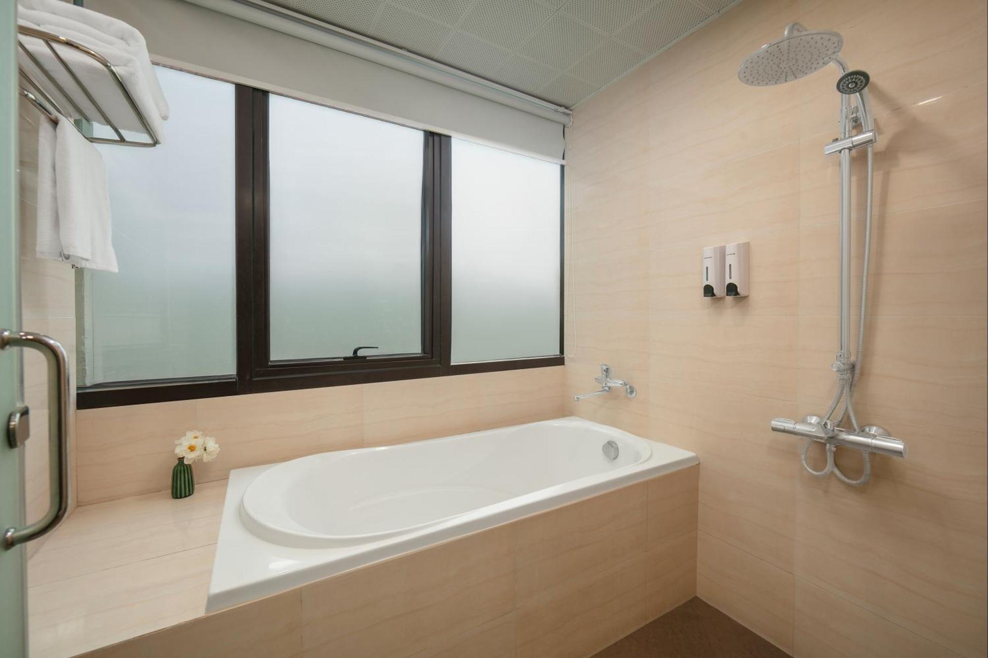 Hb Serviced Apartment - 121B Quan Hoa Hanoi Esterno foto
